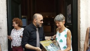 Bruciati con la prima turista entrata a Villa d'Este il lunedì pomeriggio