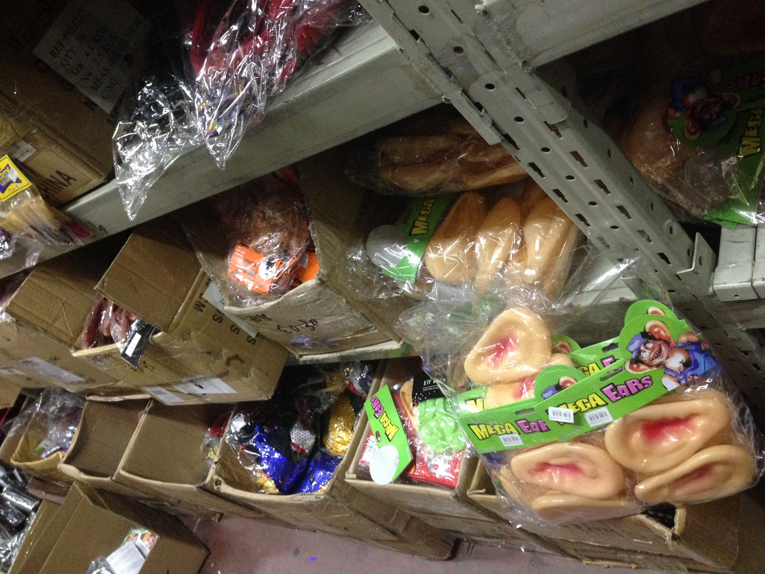 La Gdf scova 2milioni di maschere “made in china” nocive e scarpe false