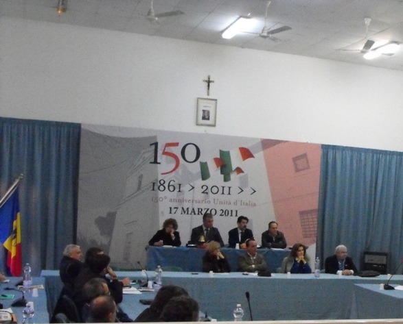 Contro la chiusura delle Poste mille firme e un atto del Consiglio