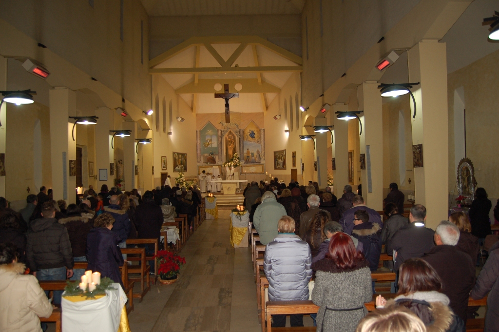 Chiesa gremita per il rinnovamento delle promesse nuziali