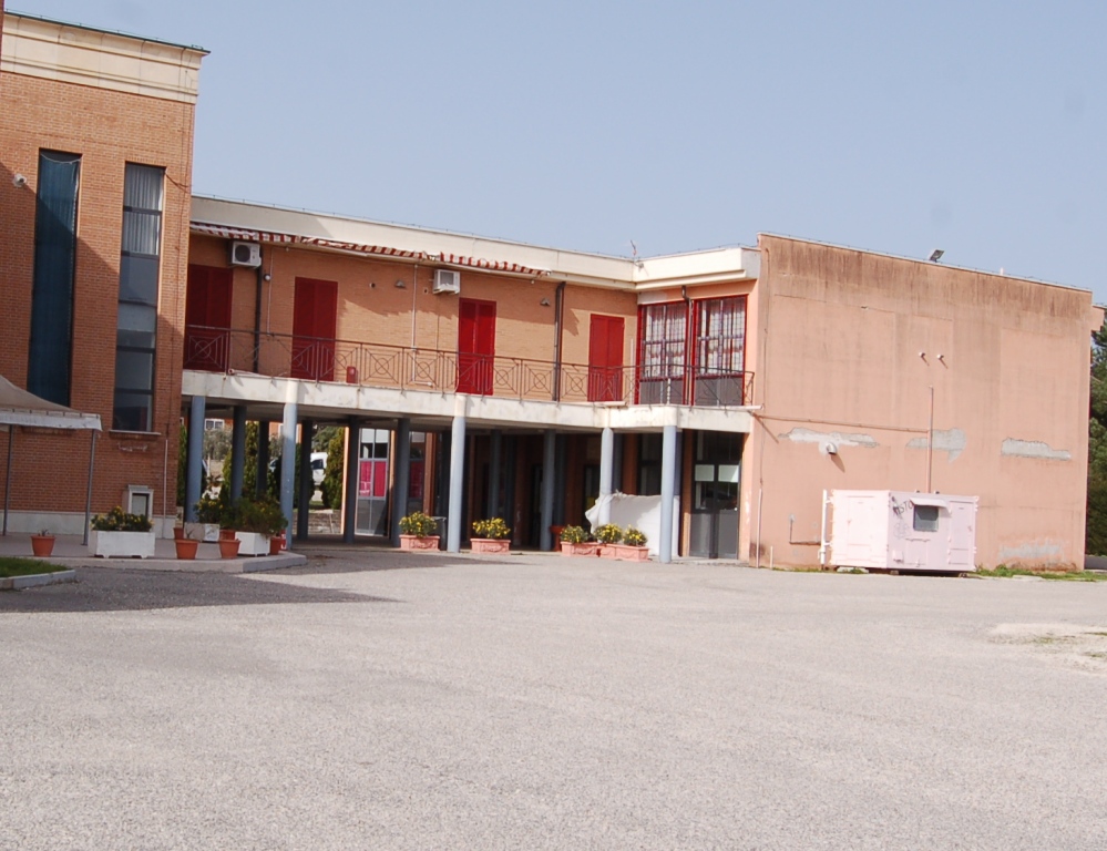 Rapina alla chiesa degli Angeli. Don Enea minacciato e ferito