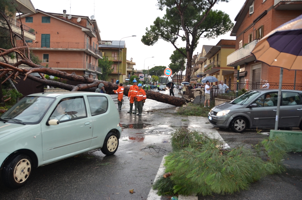 Danni maltempo, ora il manuale di Protezione Civile per i cittadini