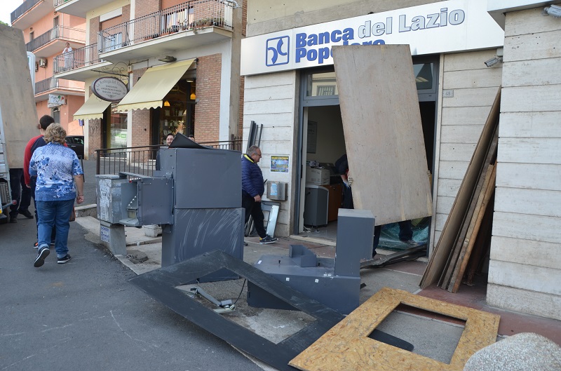 Tentata “spaccata” a Villanova, colpo fallito