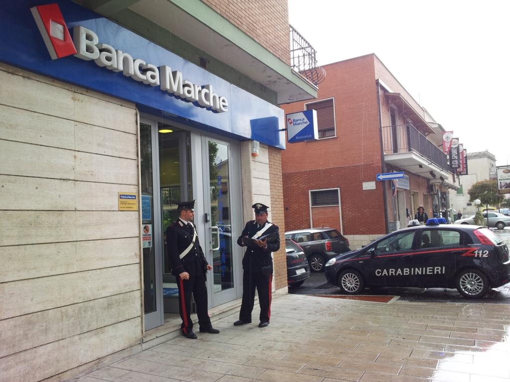 Tentata rapina alla Banca Marche, due tiburtini in manette