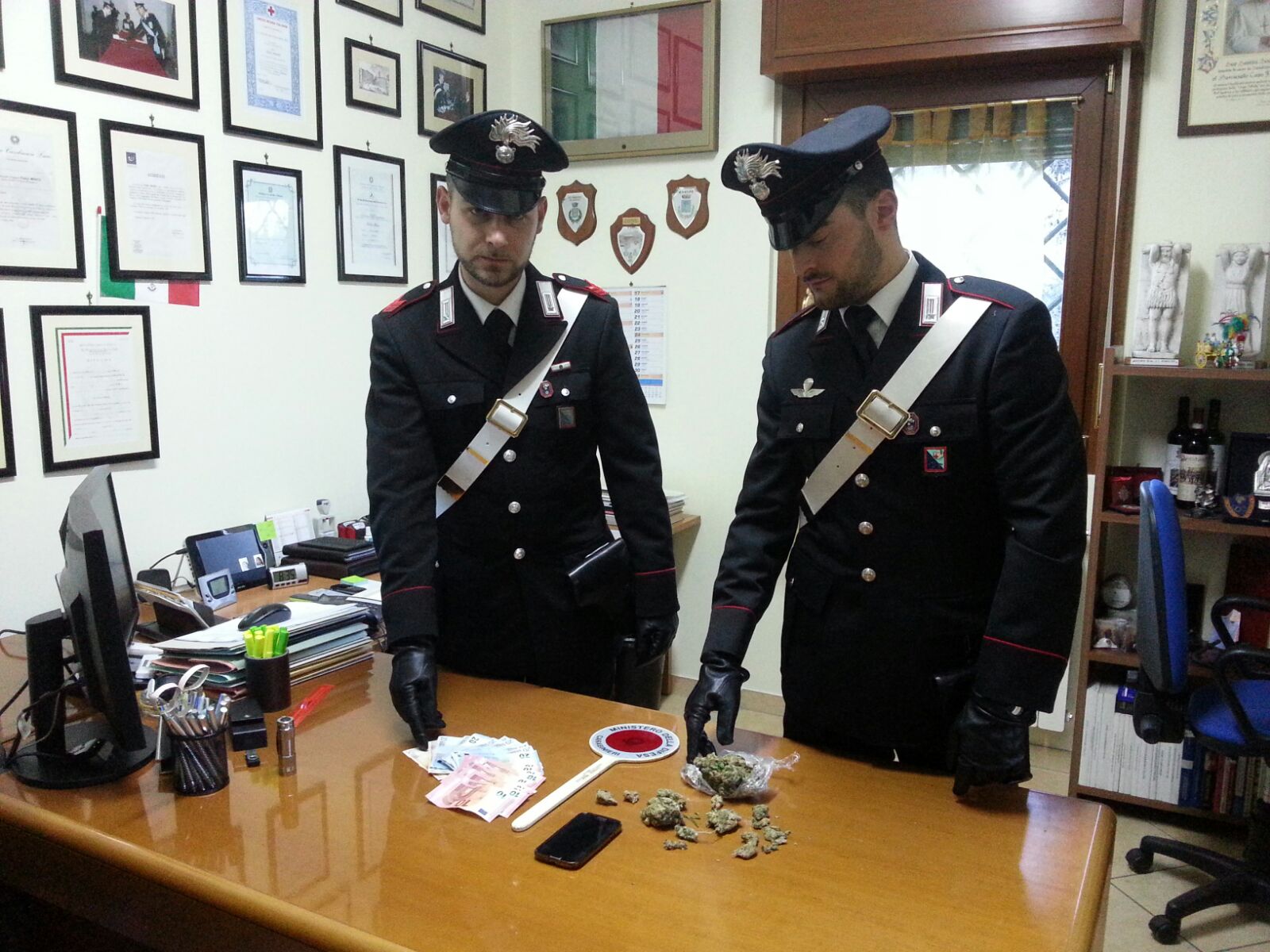 Un baby pusher e tre ladri, quattro arresti in poche ore