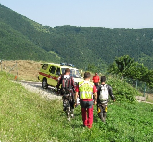 #Regione – Senza benzina con le moto da trial: si perdono nei boschi e interviene il soccorso alpino