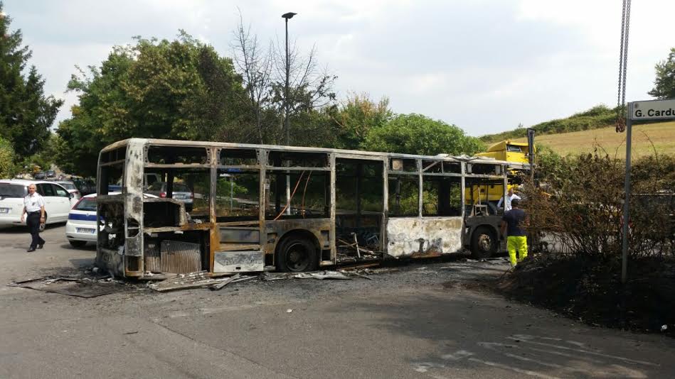 A fuoco bus Sap che tornava al deposito. Nessun Ferito