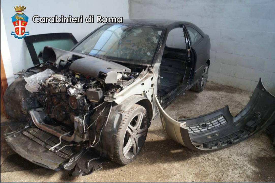 Smontavano auto rubate, tre arresti e sfasciacarrozze chiuso a Tivoli Terme