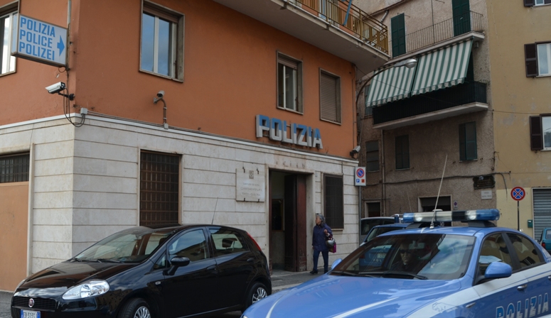 Lite finisce a coltellate, marocchino sfregiato in piazza