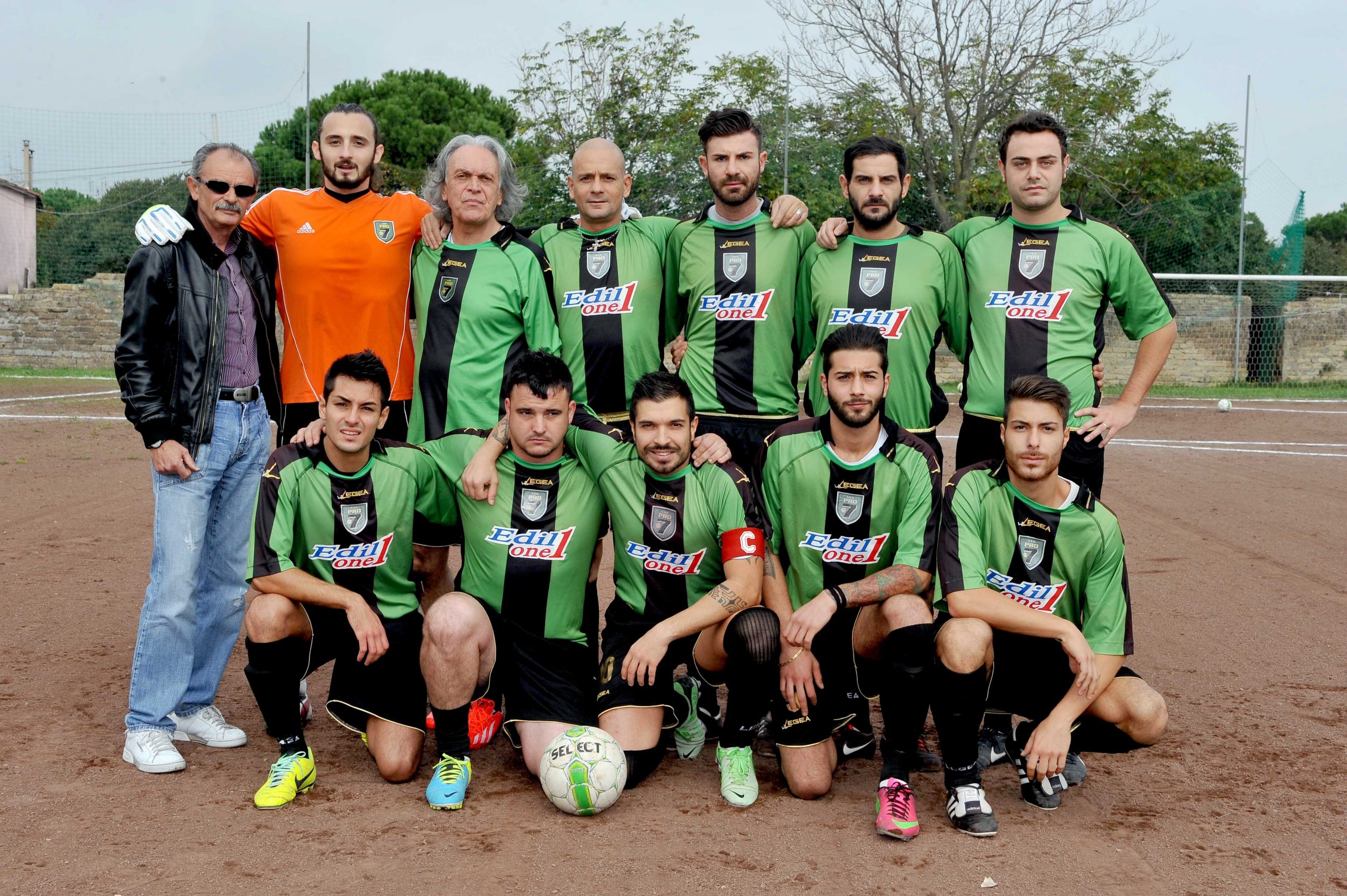 Calcio: Riccardo Fogli in campo con la Pro Sette