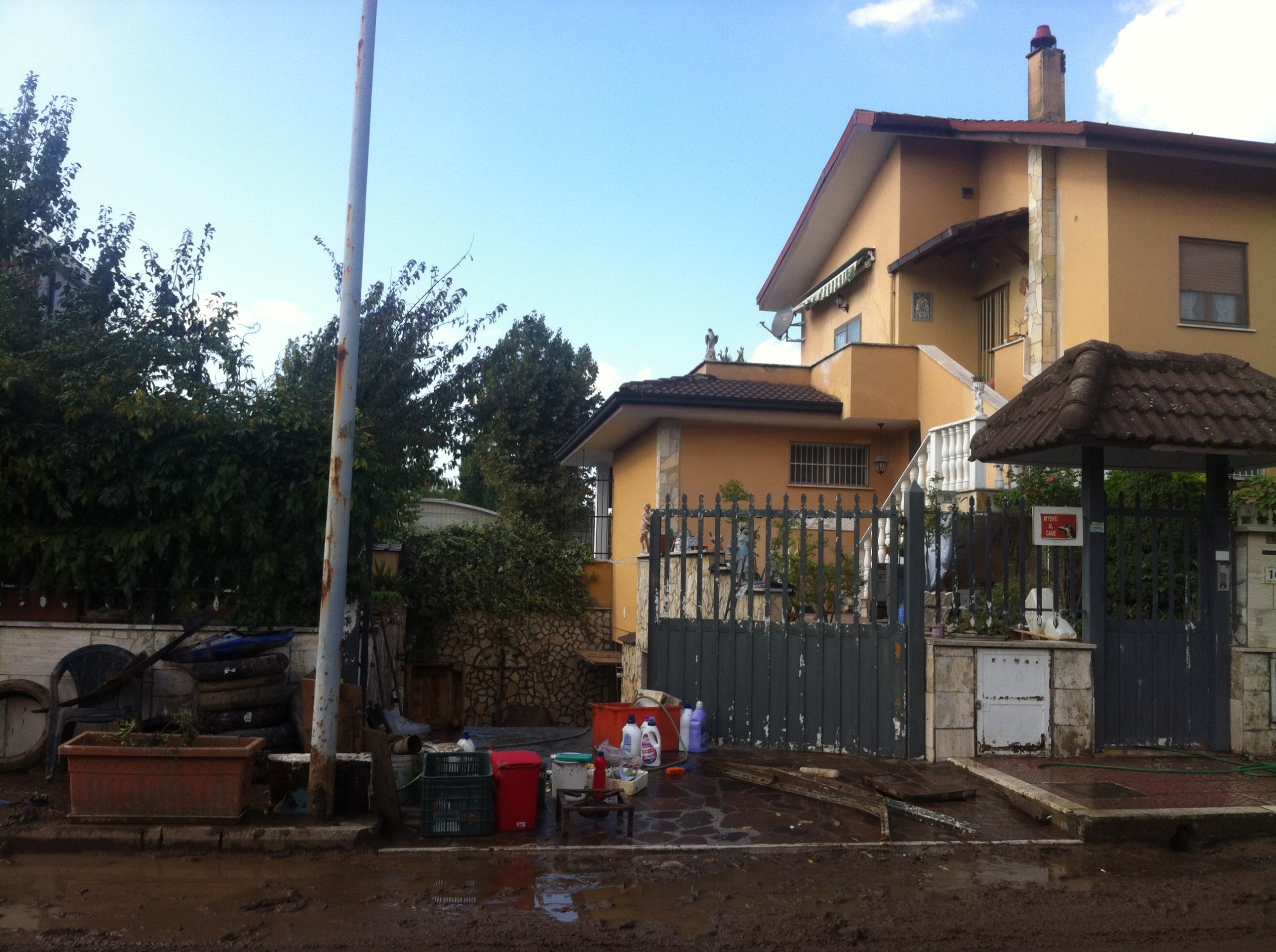 #maltempo:  continuano i rilievi del comune al Villaggio Adriano e strada San Pastore