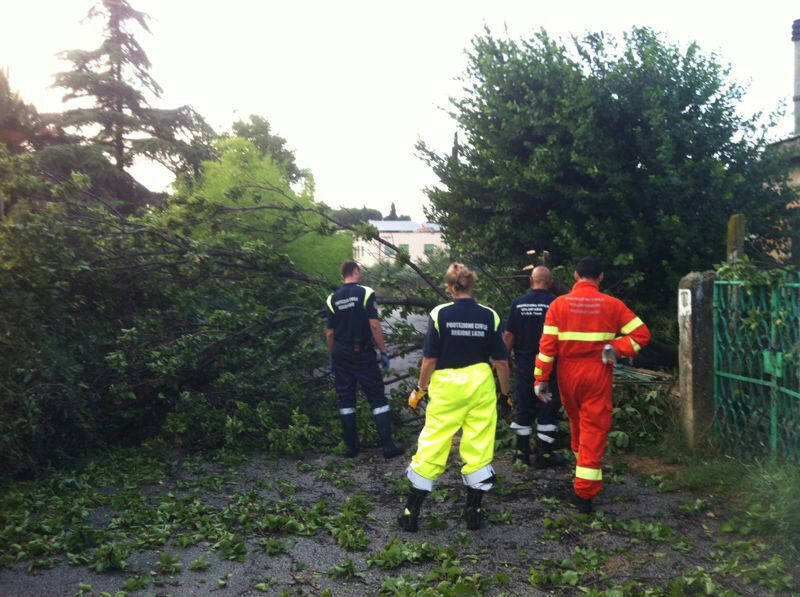 Una tromba d’aria travolge Guidonia e Tivoli, migliaia di euro di danni