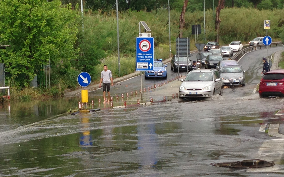 Il maltempo colpisce a Villa Adriana, allagamenti a Ponte Lucano e via Venezia