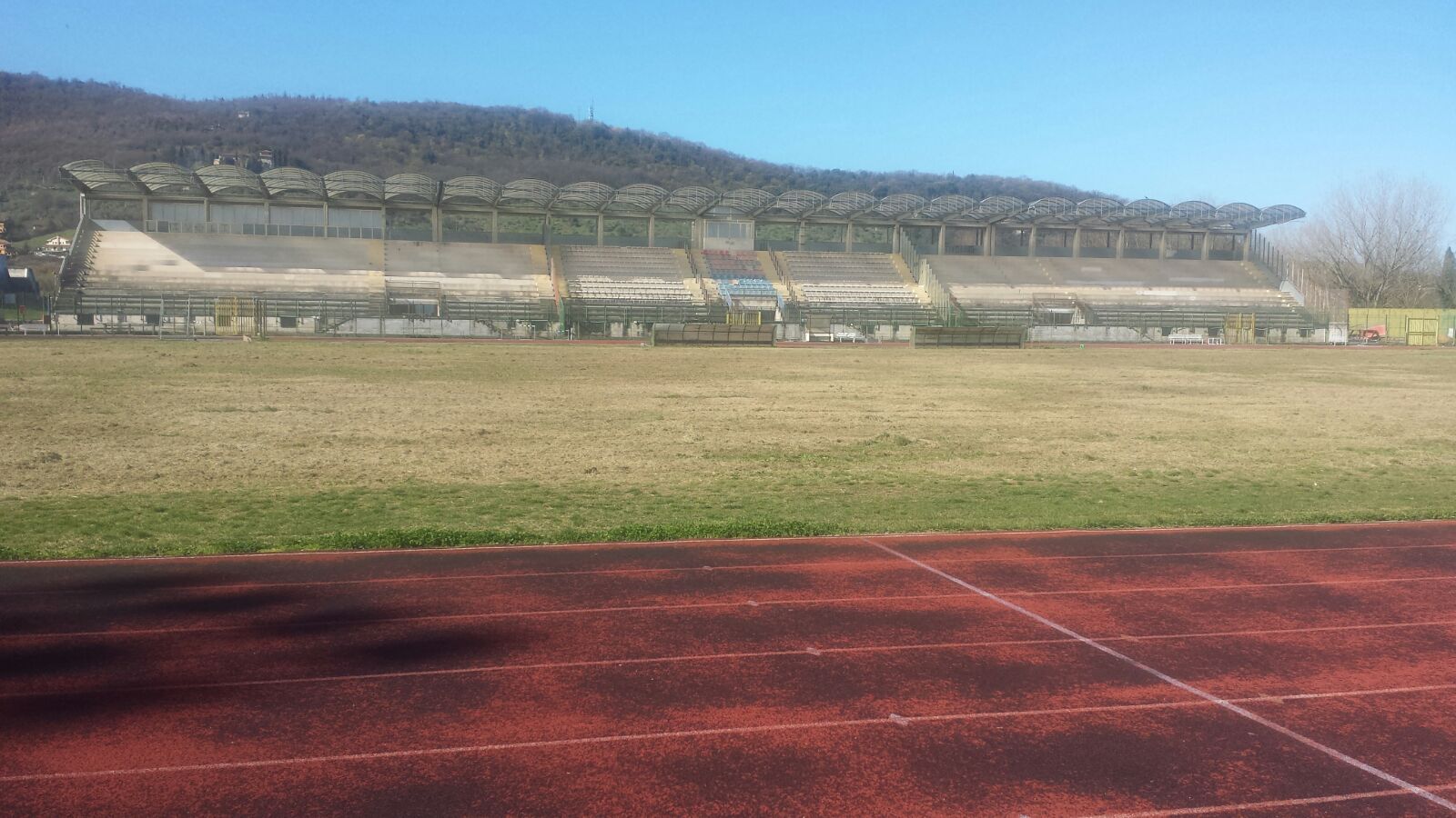 Operai in azione alla Città dello Sport, lavori allo stadio ed al palazzetto