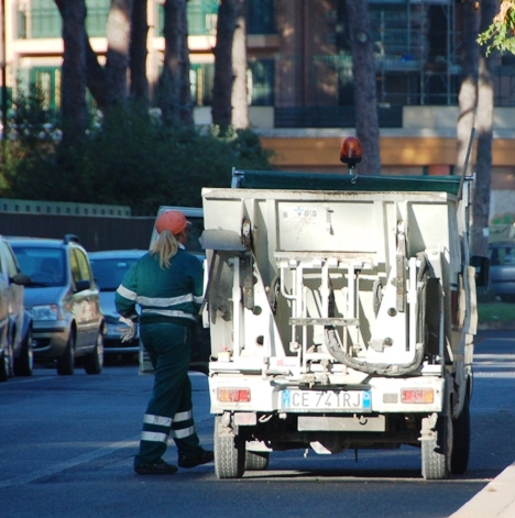 Raccolta dei rifiuti: in attesa del Porta a Porta contratto da un mese per l’Asa