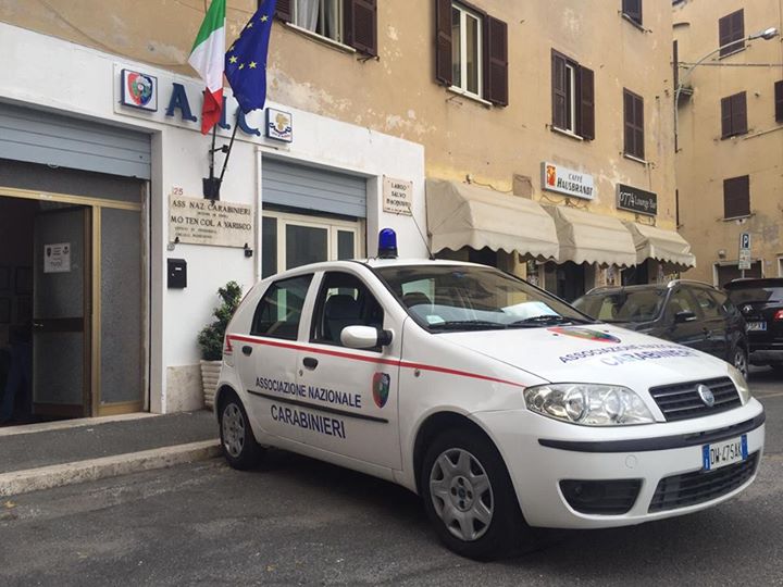 Sicurezza davanti alle scuole, il comune “schiera” i carabinieri volontari