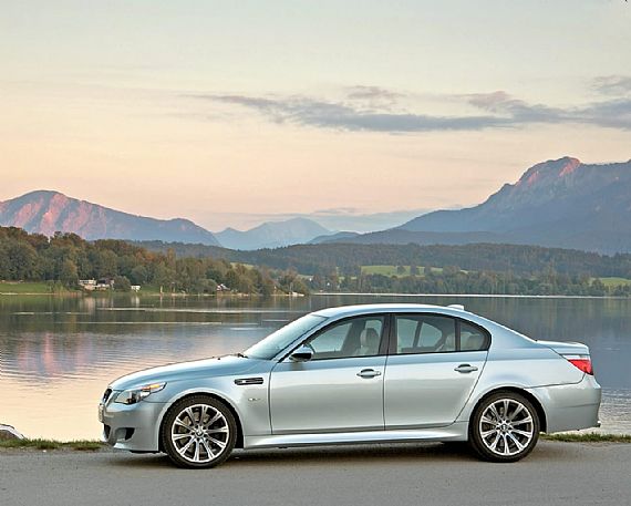 Inseguimento ai 250 all’ora da Roma a Vicovaro, ladri scappano con Bmw 530 nuova di zecca