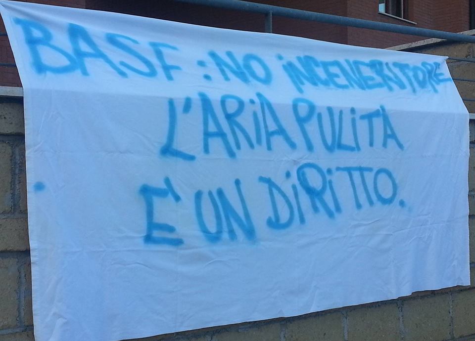 Caso Basf, oggi il corteo-fiaccolata dei comitati