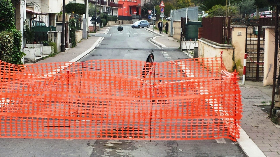 Via Galli: finita la riparazione, strada riaperta al traffico