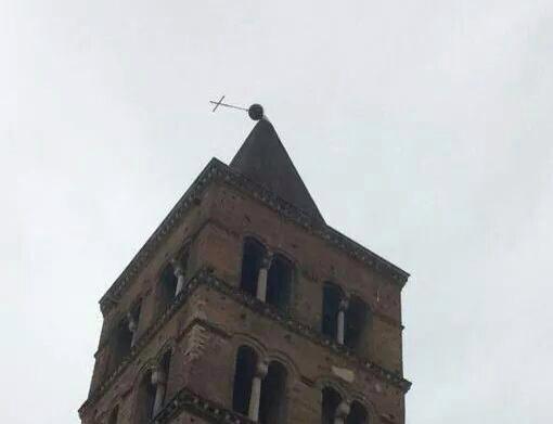 #MALTEMPO FLASH – Tromba d’aria su Tivoli: pericolante la croce del duomo e strade chiuse