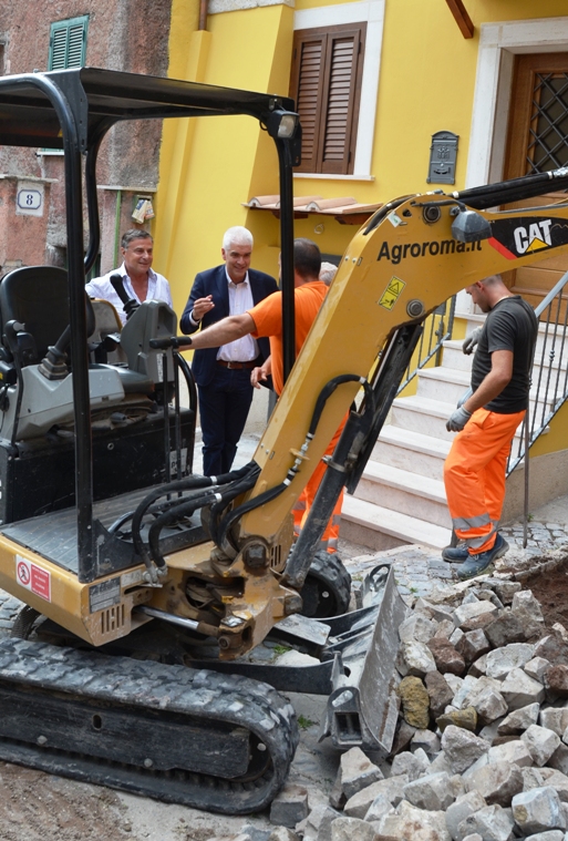 Attenzione: via San Valerio due giorni di chiusura per lavori Acea