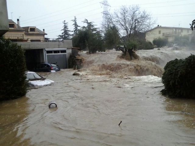 Scalo, rientra lentamente allarme esondazione