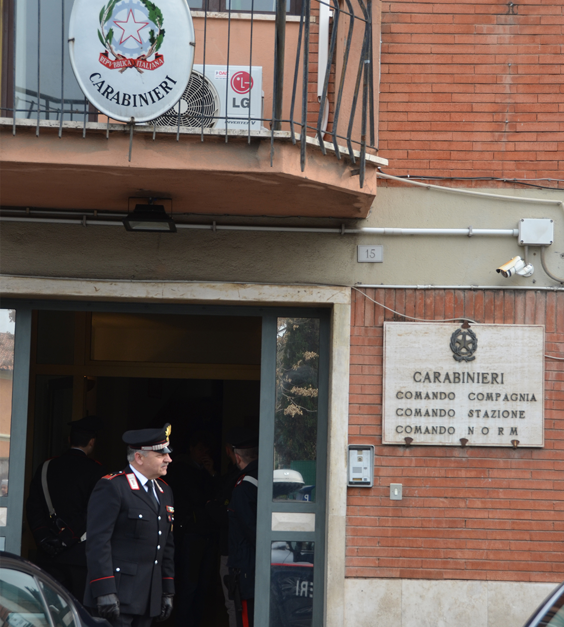 Orco in manette, ha abusato della figliastra minorenne per anni