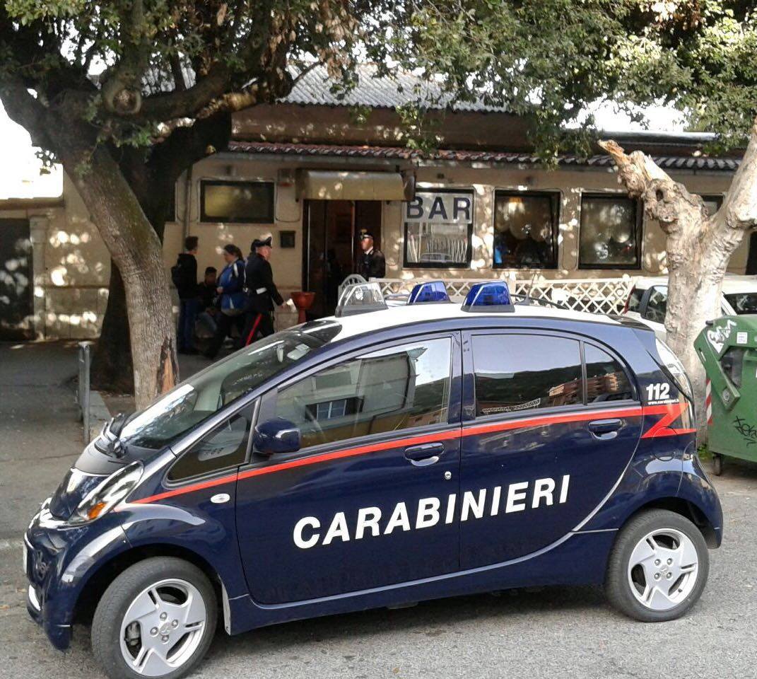 Ancora un furto in un locale, 3 ladri arrestati fuori una pizzeria