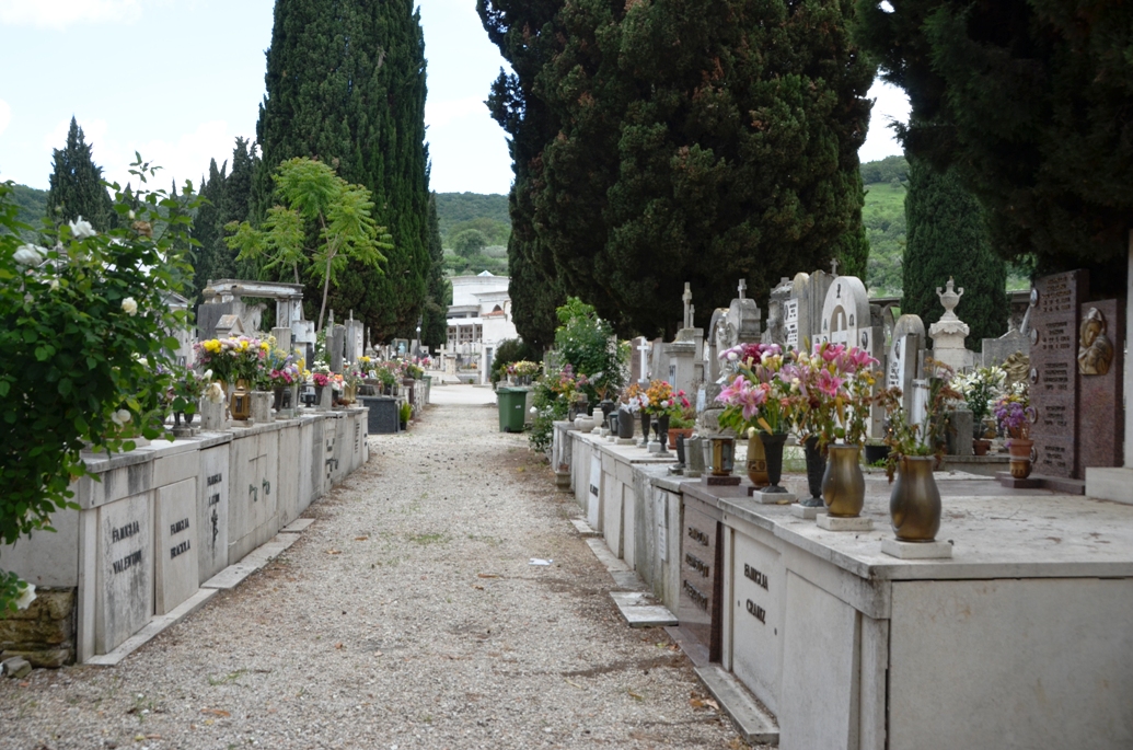 Tivoli, 80enne derubata davanti alla tomba dei genitori
