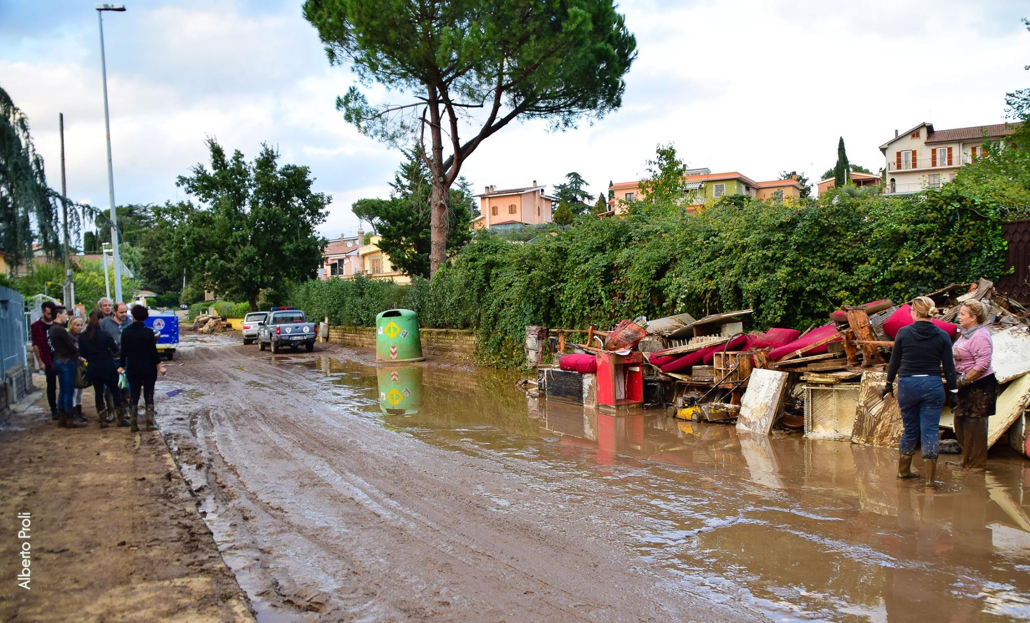 Angeli del Fango, dopo la protezione civile è il turno dei tiburtini “volontari”