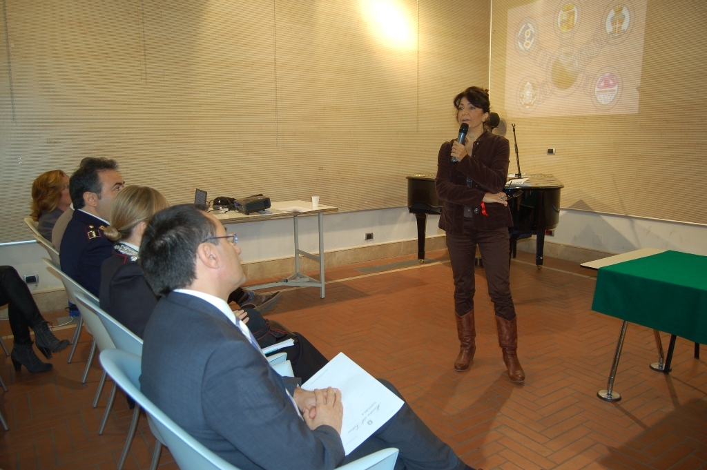 Il Comune non ha i soldi e chiude il centro antiviolenza. Le operatrici lavorano gratis