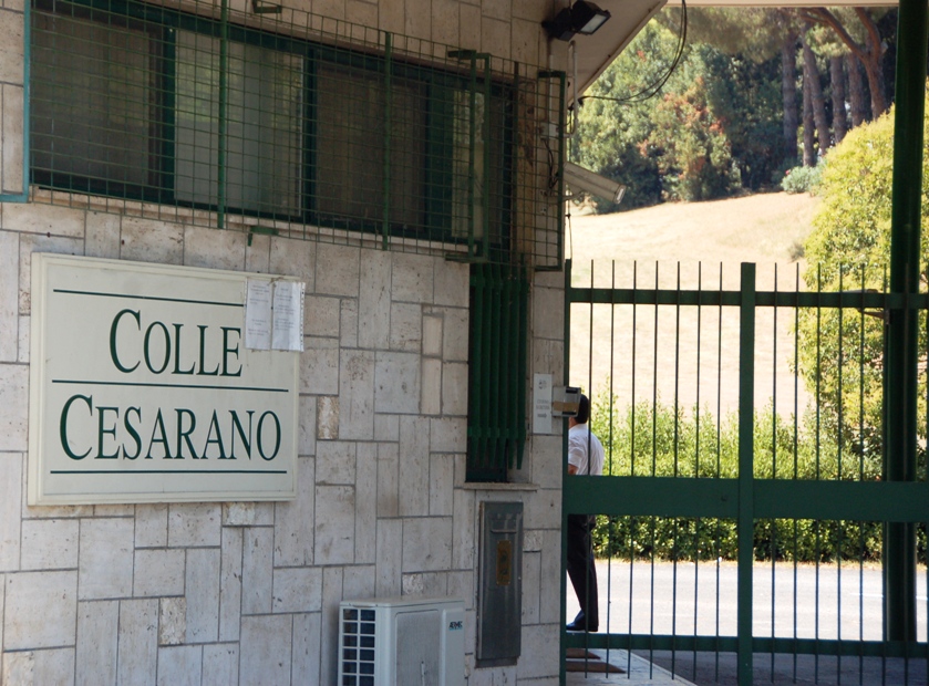 Colle Cesarano: arrivano le lettere di licenziamento. Protesta davanti ai cancelli della clinica