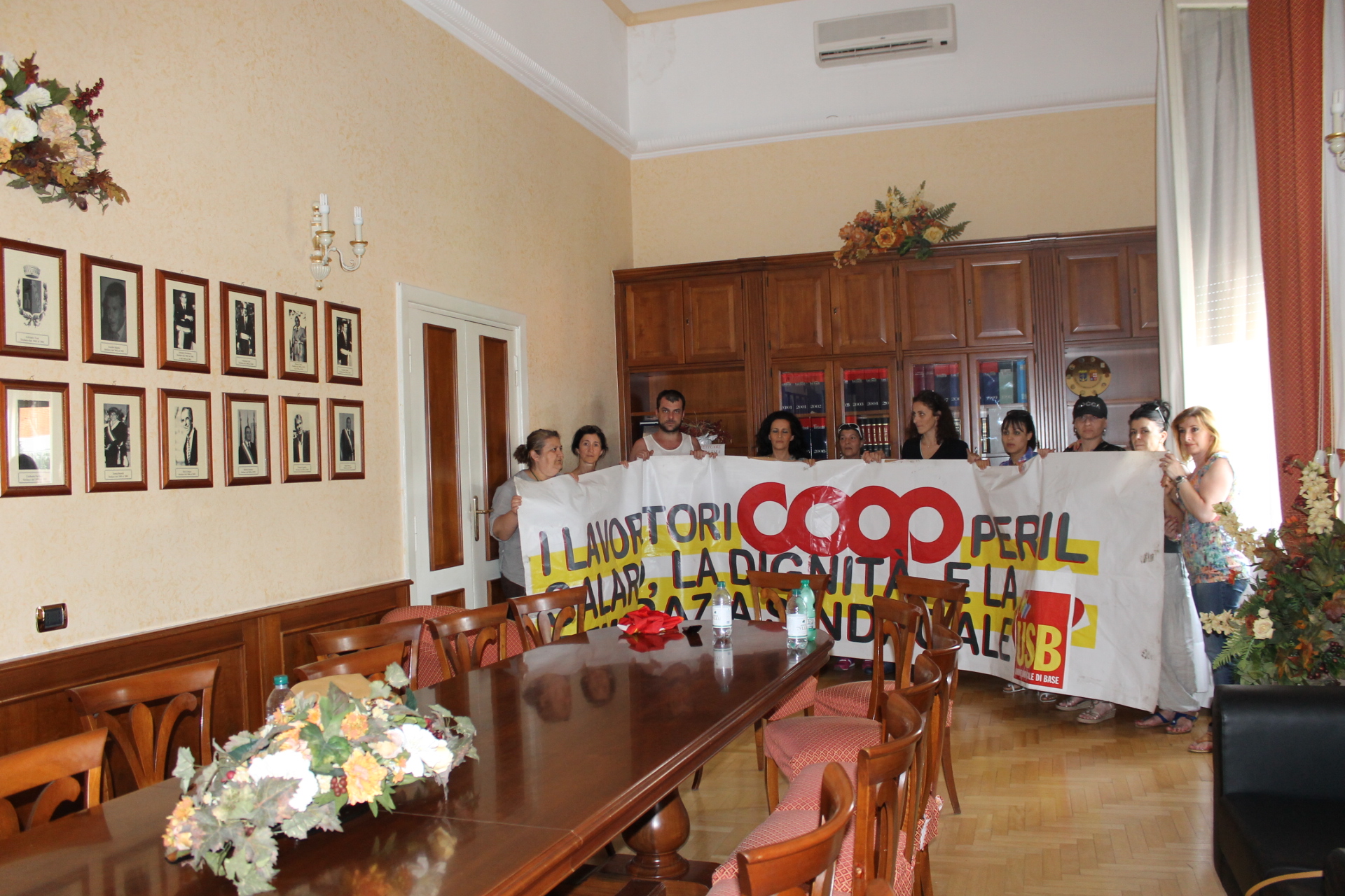 Dipendenti della Coop: dopo l’occupazione della sala giunta domani l’incontro con il sindaco