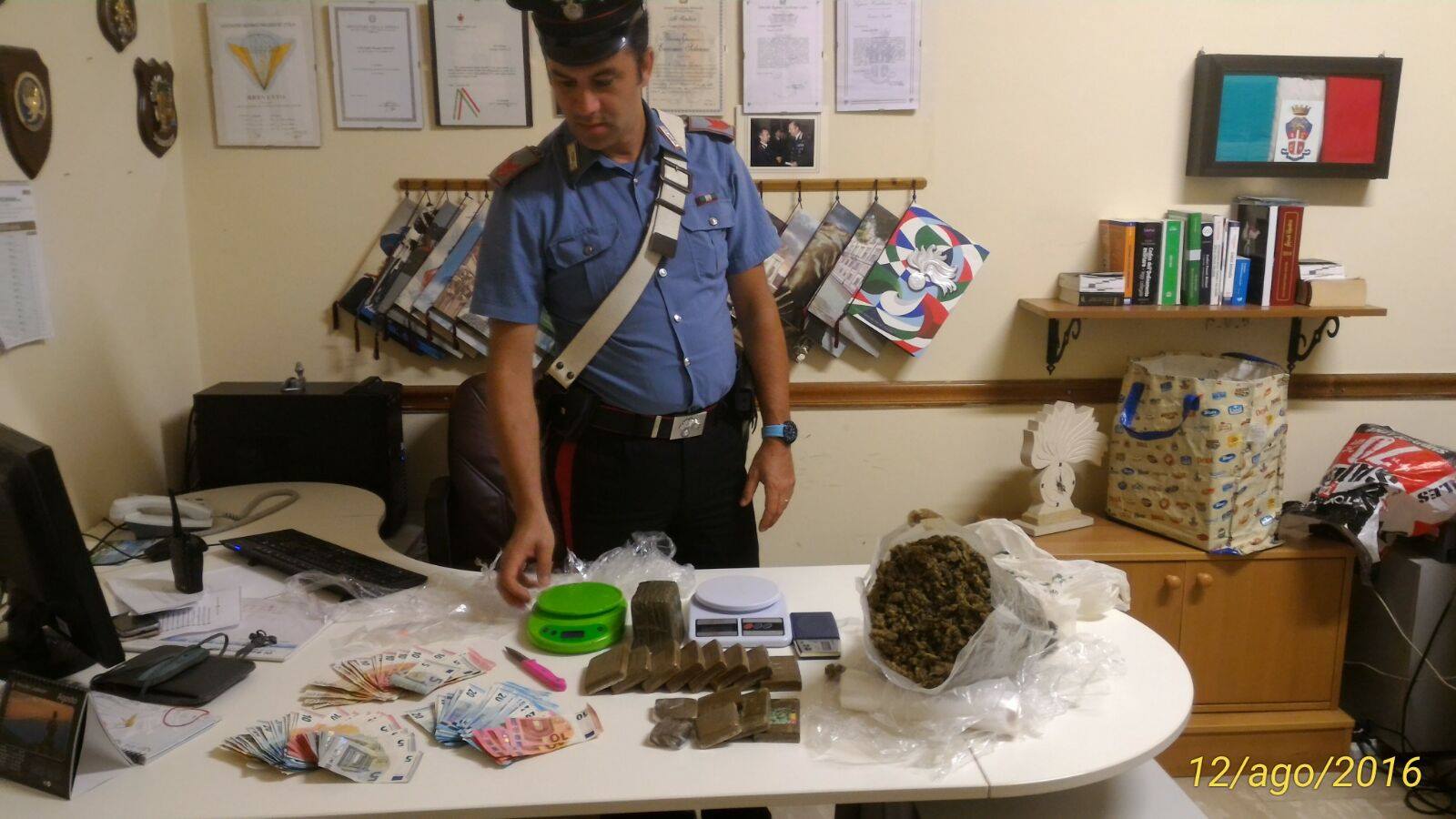 Quattro arresti per un venerdì di controlli, sequestrati oltre 2 chili di droga