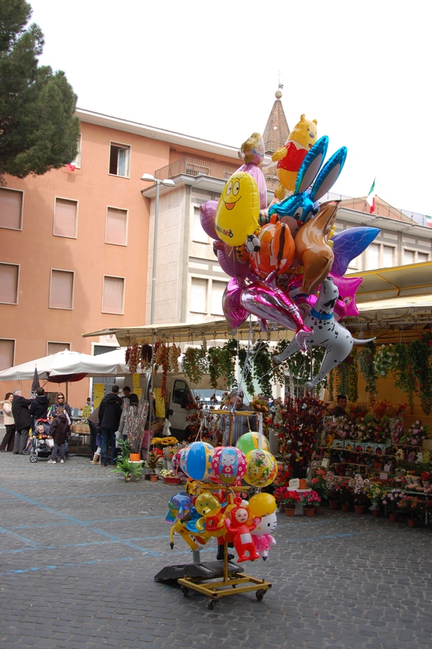 Fiera di San Giuseppe: il Municipio non chiude le scuole e sul web è rivolta