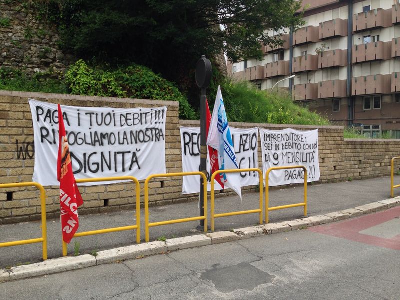 “Grotta”: lavoratori in sciopero, da 9 mesi senza stipendio