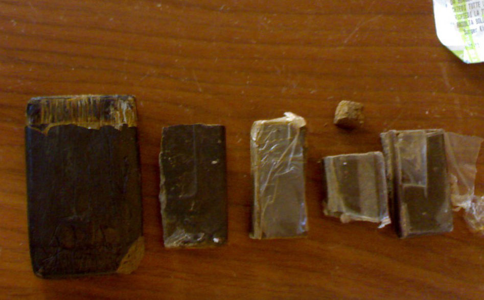 Droga nel forno a legna in giardino, arresto a Borgonovo