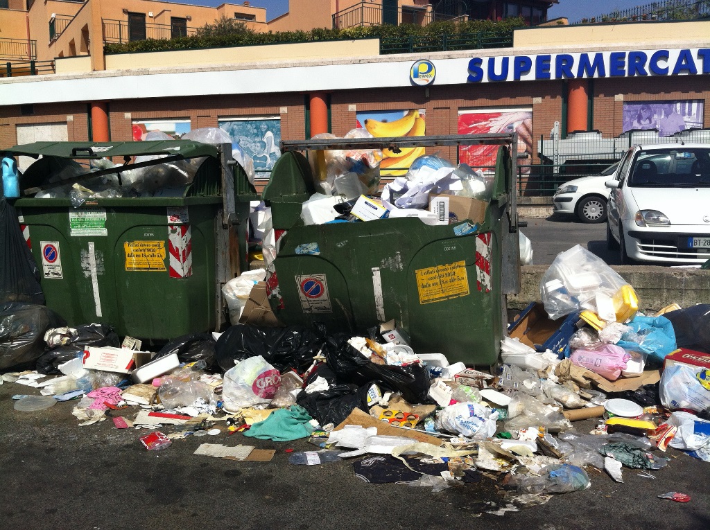 Tivoli, rifiuti è il giorno di Equitalia