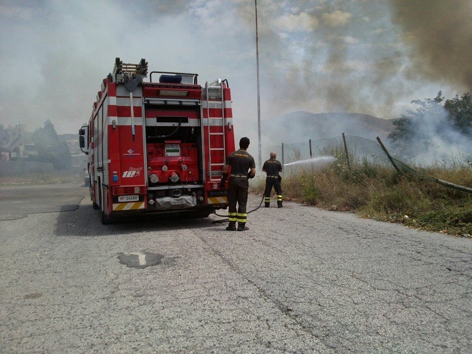 Villa Adriana: in fiamme i terreni della Nathan