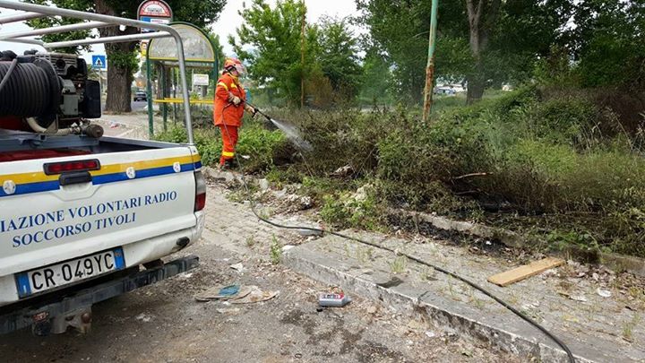 Villa Adriana: grande incendio lungo la Maremmana Inferiore