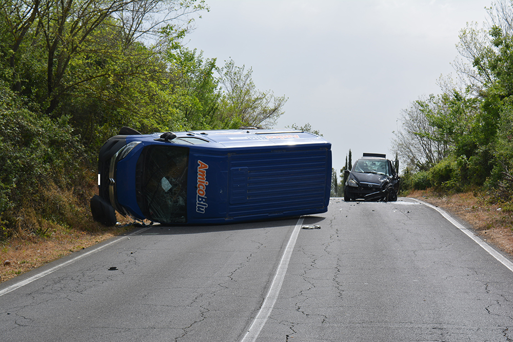Incidente frontale tra Guidonia e Montecelio, nessun ferito grave