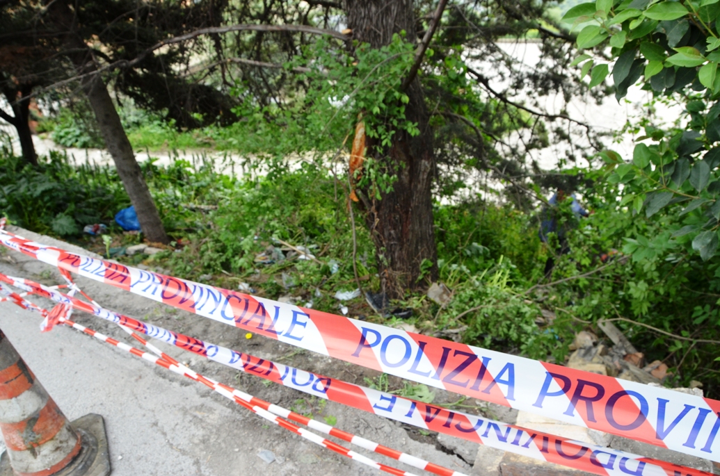 Incidente mortale alle porte di Tivoli, auto cade nel vuoto