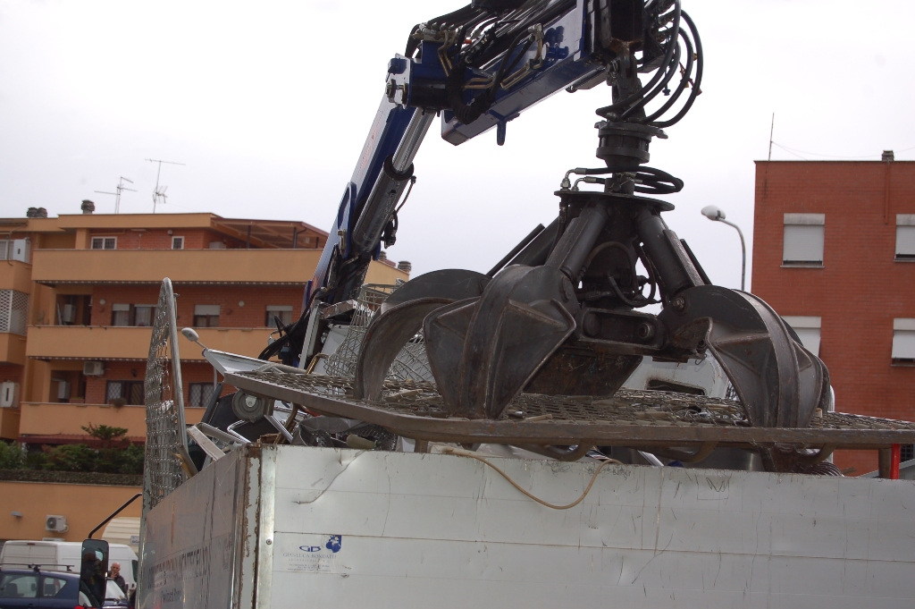 Giornata ecologica a Collefiorito: raccolte tonnellate di rifiuti ingombranti