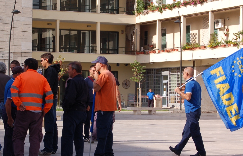 Guidonia, Aimeri ritira i licenziamenti, oggi protestano gli operai senza stipendio