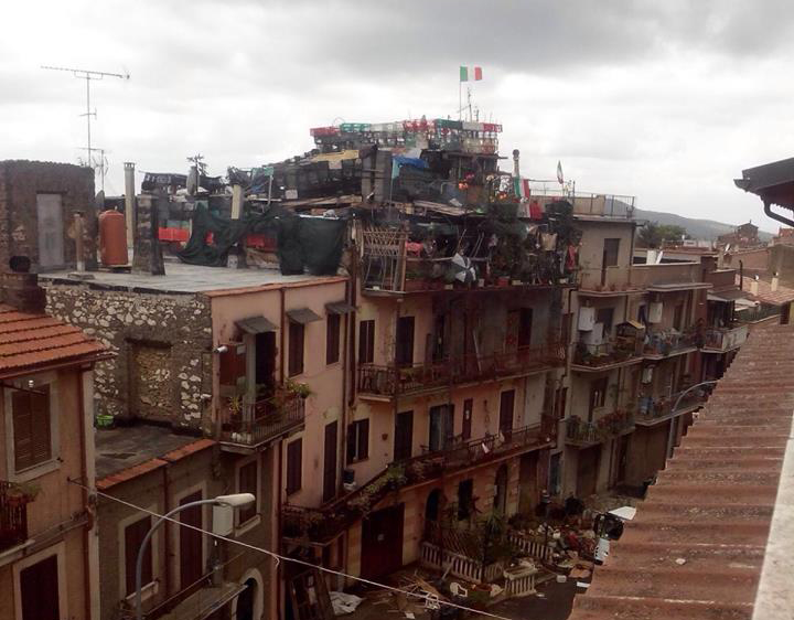 Sgombero in pieno centro, attimi di tensione a Marcellina