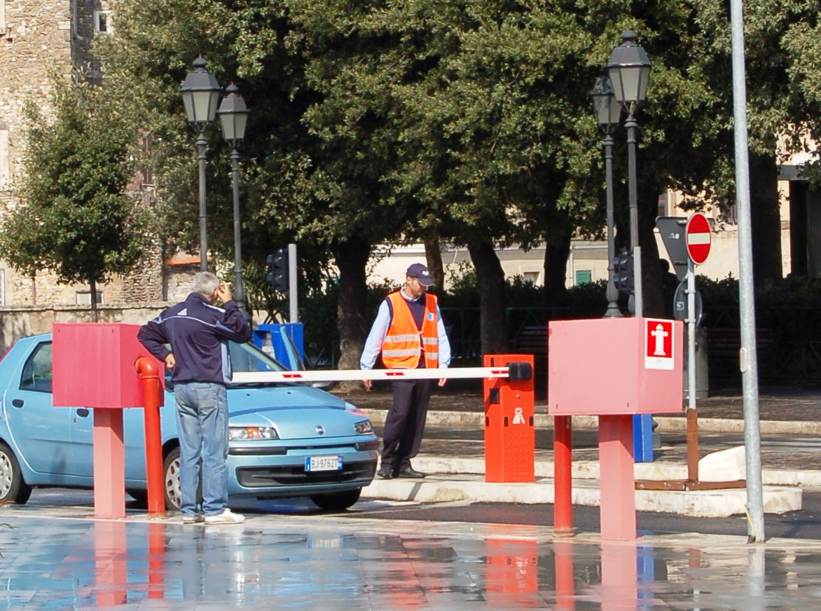 Parcheggi: cambiano regole e tariffe. Per i nuovi abbonamenti domande entro il 22
