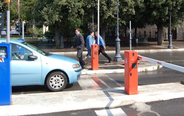 Tivoli: piazza Massimo abbonamenti per il parcheggio