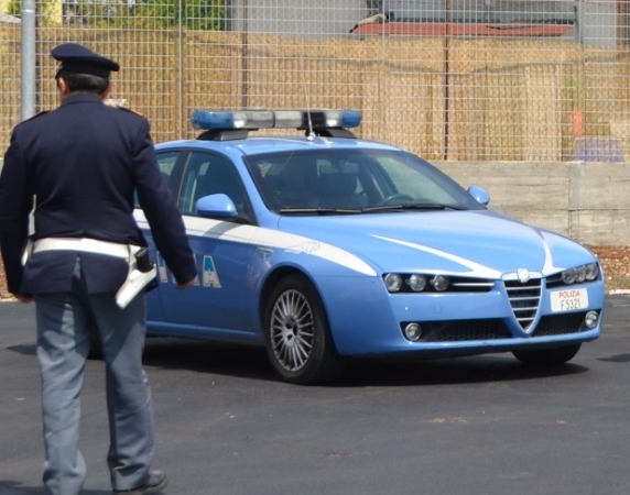 Tivoli 55enne si masturba al passaggio di una studentessa: denunciato dalla Polizia  di Stato