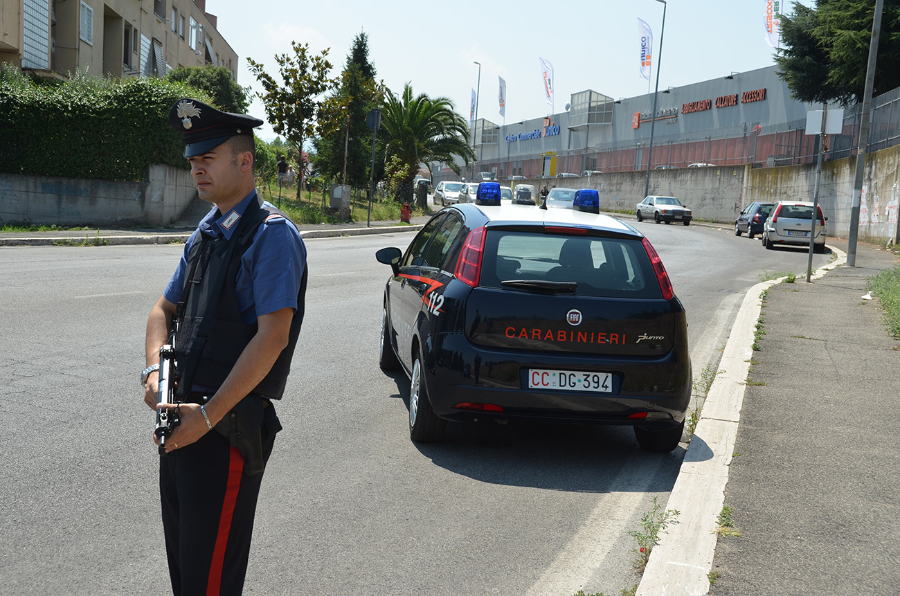Topo d’appartamento sorpreso dai carabinieri, preso dopo la fuga