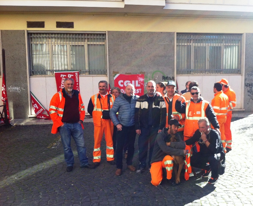 Asa: presidio davanti al comune della Cgil contro i due licenziamenti